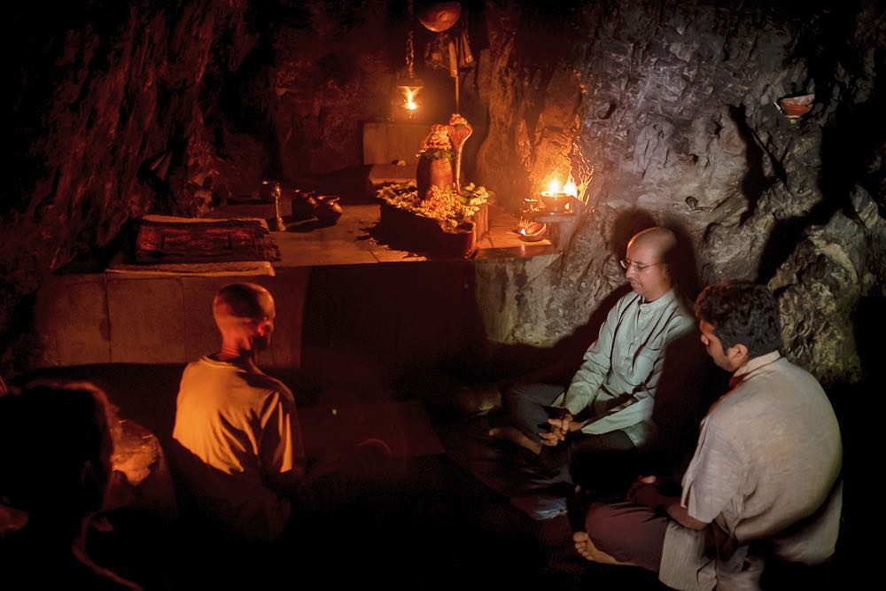 Пещера Васиштхи на берегу Ганги
